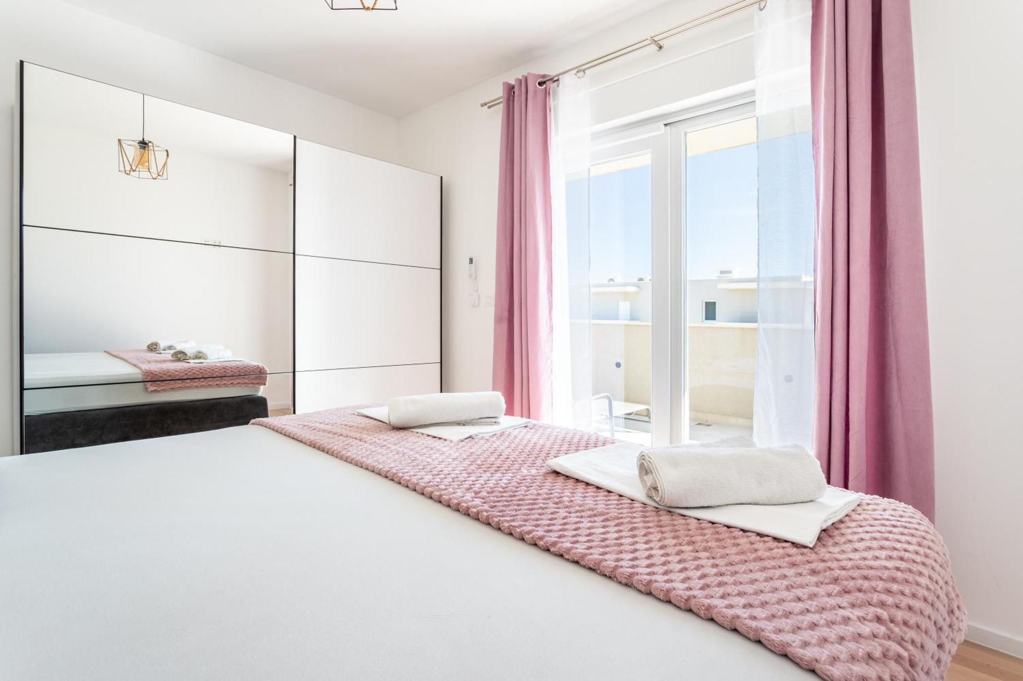 New Luxury 3-Bedroom Penthouse With Huge Terrace Split Exterior foto