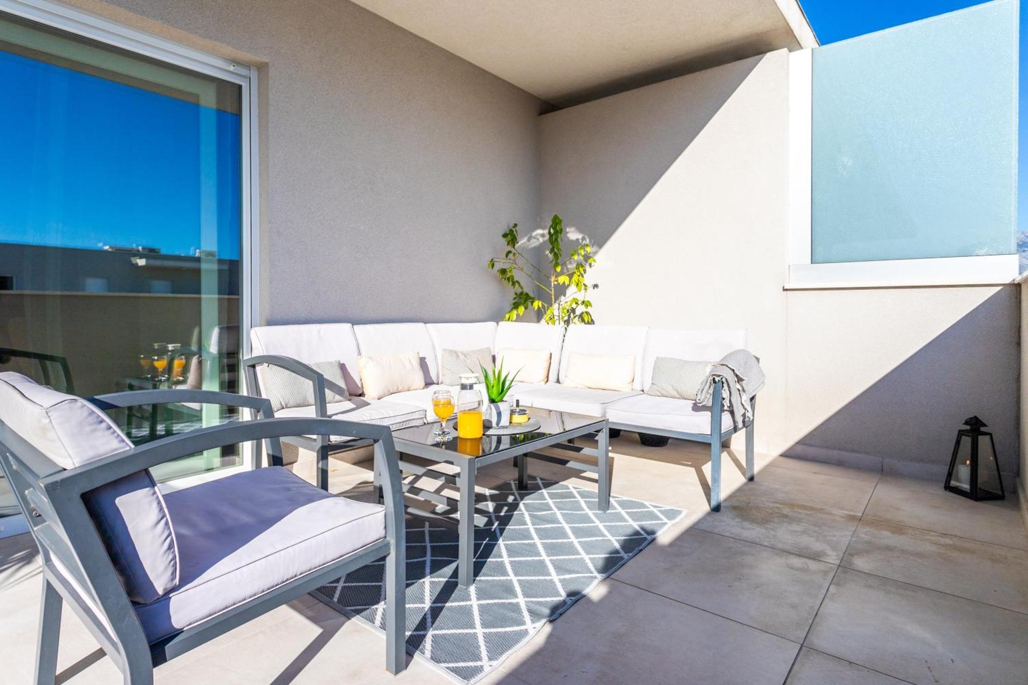 New Luxury 3-Bedroom Penthouse With Huge Terrace Split Exterior foto